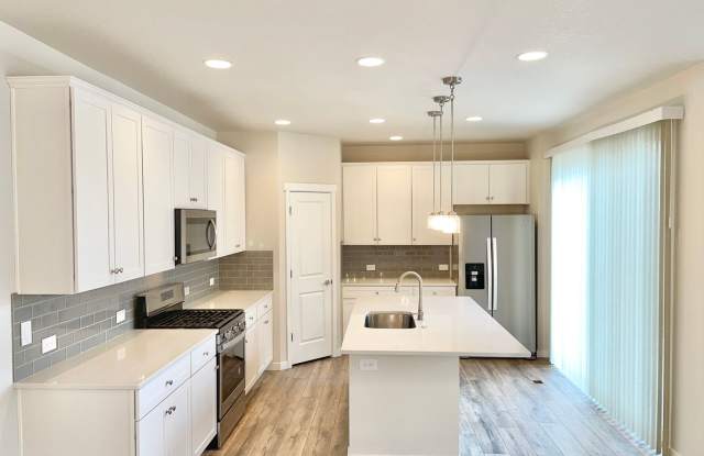 Newer, 3 Bedroom Pathway Home Gallery 1