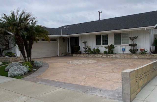 5241 Loyola Avenue photos photos