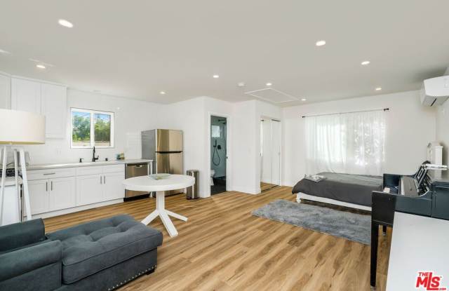 861 S Curson Ave - 861 South Curson Avenue, Los Angeles, CA 90036