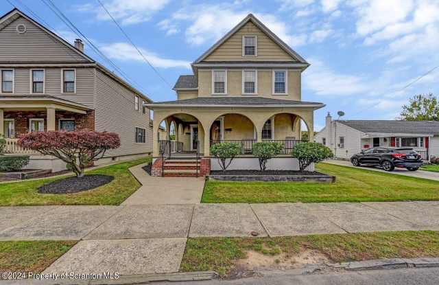 942 Lincoln Street photos photos