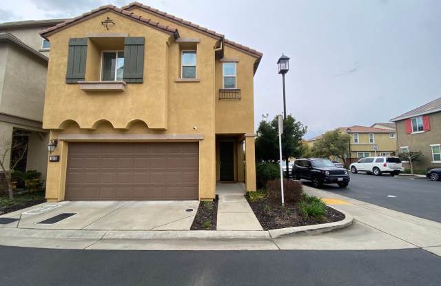 1813 Camino Real Way - 1813 Camino Real Way, Roseville, CA 95747