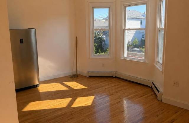 1337 Ellison Avenue Gallery 3