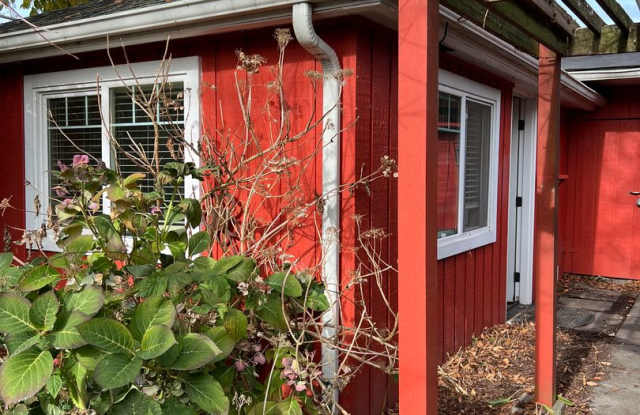 Stanwood Studio! - 27308 101st Avenue Northwest, Stanwood, WA 98292