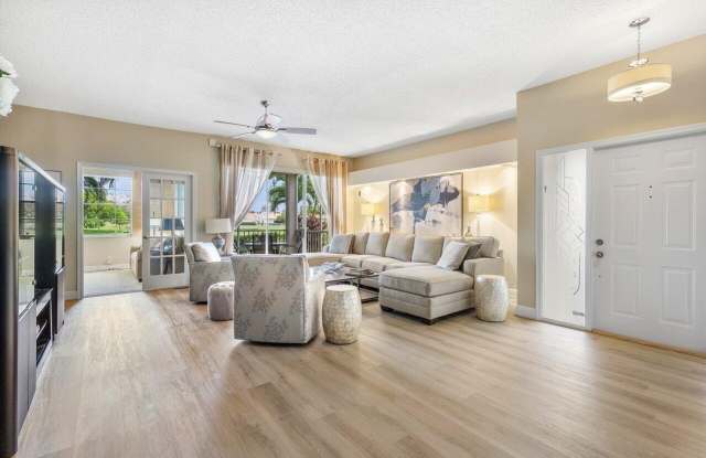 5070 Lake Catalina Drive Gallery 4