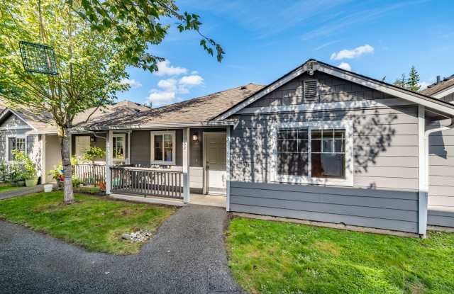 MOVE IN READY 11/15! 2 bed, 1 bath, no garage. Gallery 1