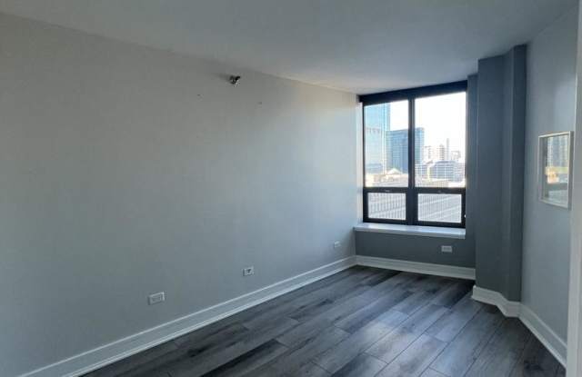 400 N LaSalle Dr Gallery 2