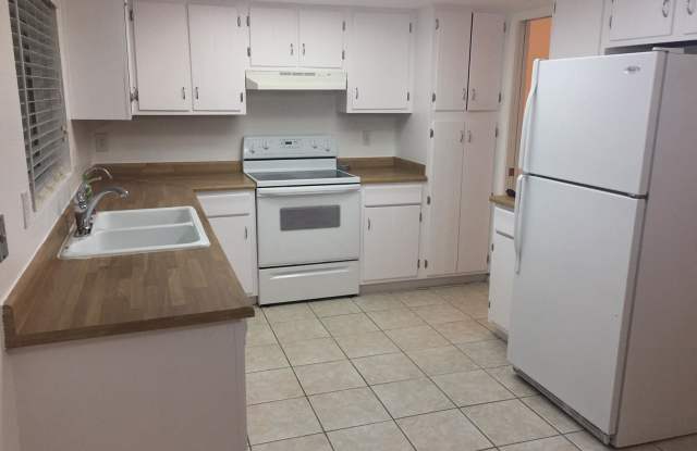 5012 W AUGUSTA Circle Gallery 4