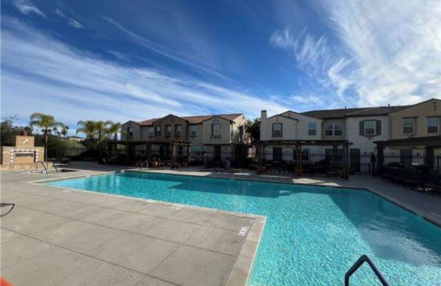 Well-maintained 2 bedroom, 2 bath condo with a loft photos photos