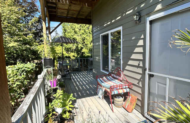 285 Waldorf Pl Gallery 3