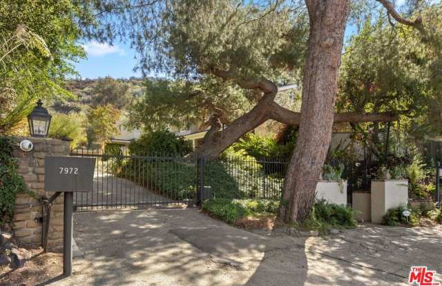 7972 Mulholland Dr photos photos
