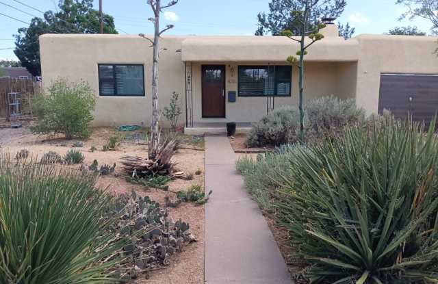Beautiful Nob Hill Home with gourmet kitchen! Showings coming soon! photos photos