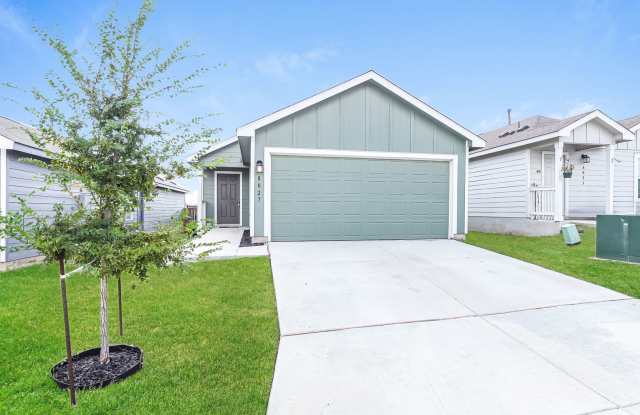 3 bedroom 2 bathroom home located 8.5 miles from Lackland AFB photos photos