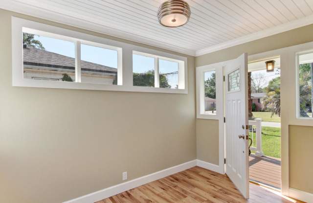5339 COLONIAL AVE Gallery 2