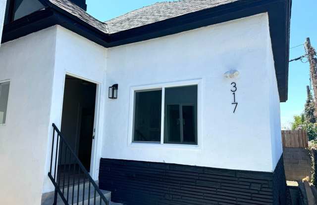 4 Bed 2 Bath in Echo Park with Back Patio photos photos