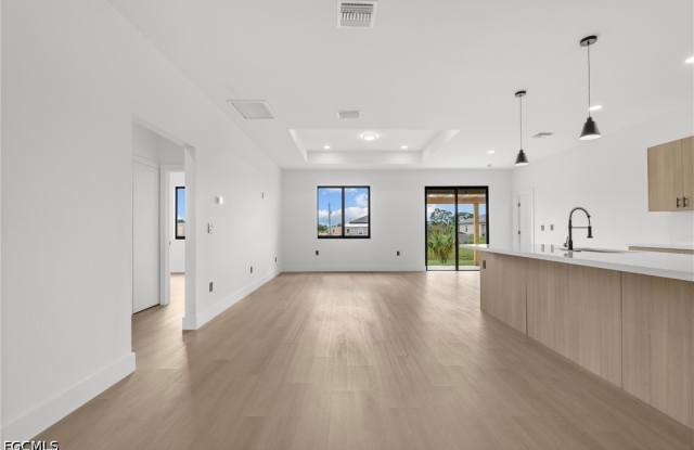 8033 Oakleaf Circle Gallery 4