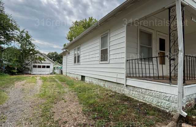 Two bedroom one bath house available now Gallery 3