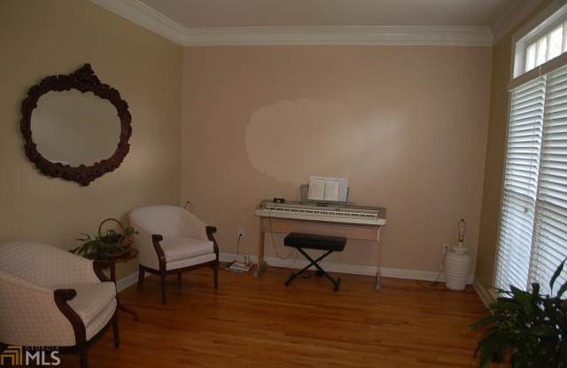105 Wynfield Dr Gallery 3