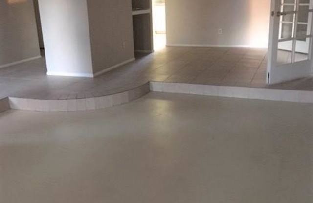 2185 W SHARON Avenue Gallery 3