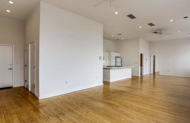 9552 Joseph Campau Street Gallery 3