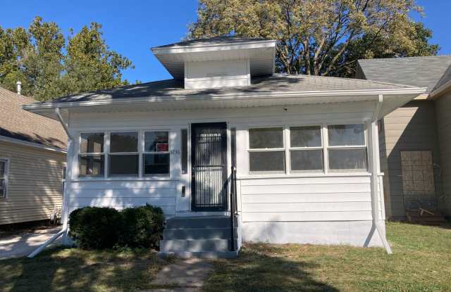 Newly updated 2 bedroom 1 bathroom home Gallery 1