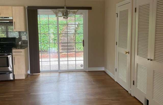 1292 Dunwoody Lane Gallery 3