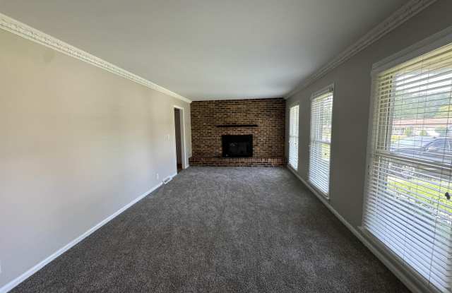 3212 NW Lewisburg Drive Gallery 2