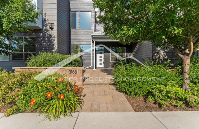 Gorgeous Townhome with Central A/C and 2 Car Garage photos photos