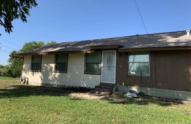 3219 Ackerman Rd - 3219 Ackerman Rd, Kirby, TX 78219