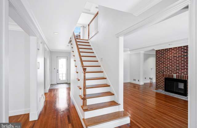 4401 DAVENPORT Street NW Gallery 2