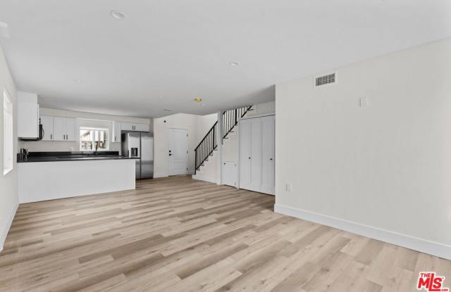 546 N Genesee Ave photos photos 546 N Genesee Ave photos photos
