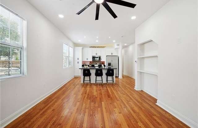5537 WILLOW Street Gallery 3