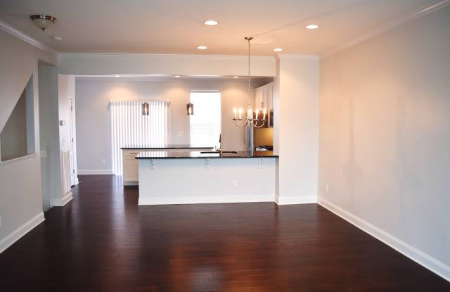 6051 Kentworth Drive Gallery 4