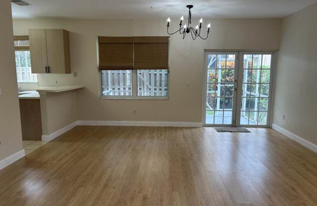 331 OAK CREST Terrace Gallery 2