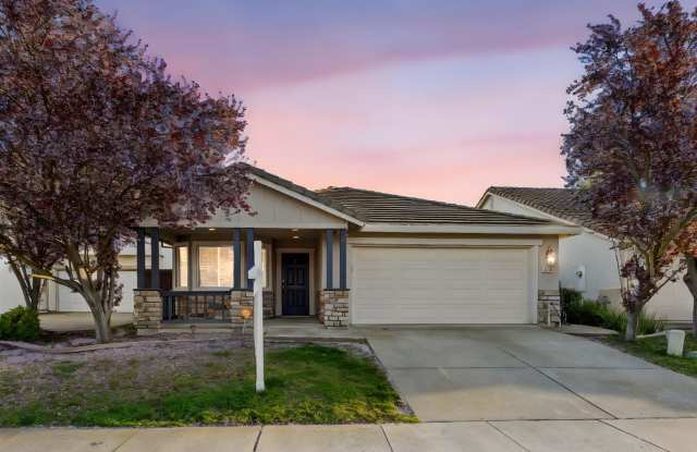 Bedroom 2 Bath Home in North Natomas Gallery 3