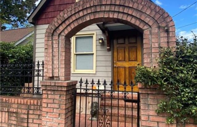 624 McDonald Street Southeast photos photos