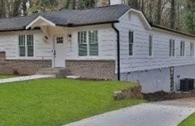 438 Hamilton E Holmes Drive NW Gallery 1