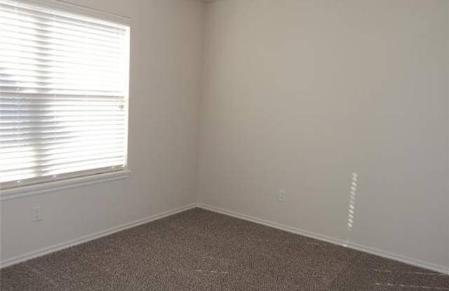 6905 NW 157th Terrace Gallery 2