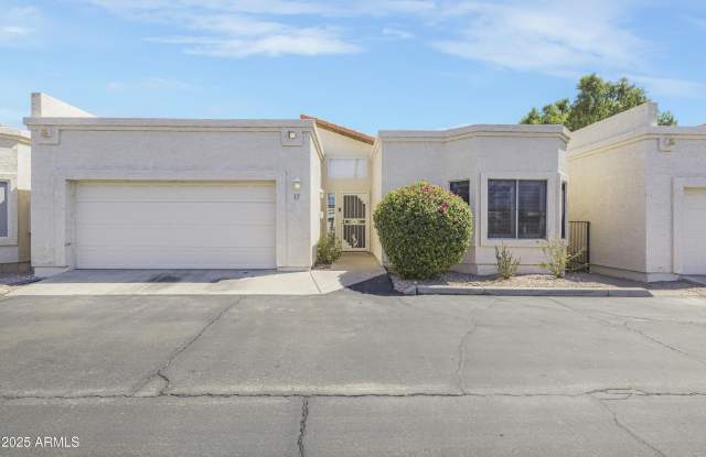 2647 N MILLER Road photos photos