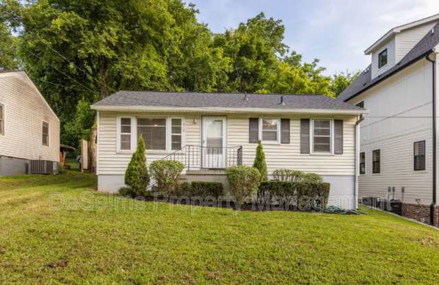 916 Douglas Avenue photos photos