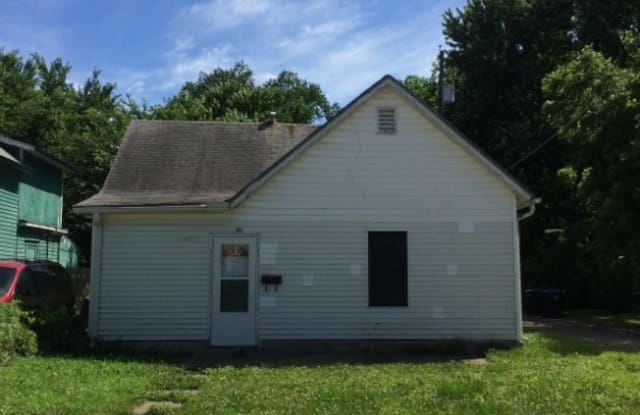 215 NE Paramore St - 215 Northeast Paramore Street, Topeka, KS 66608