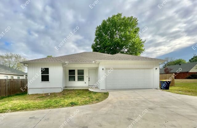 15 Woodhaven Dr - 15 Woodhaven Drive, Cabot, AR 72023