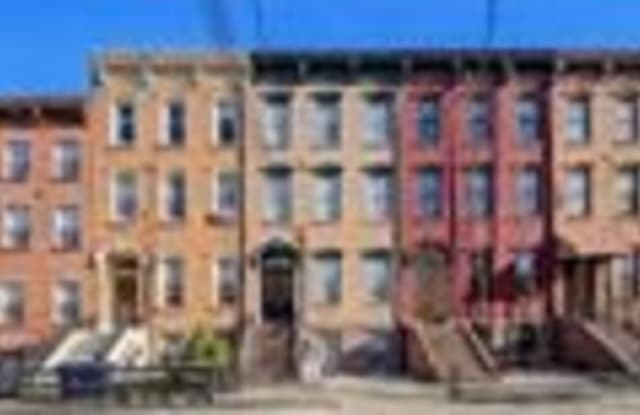 206 5TH ST - 206 5th Street, Jersey City, NJ 07302