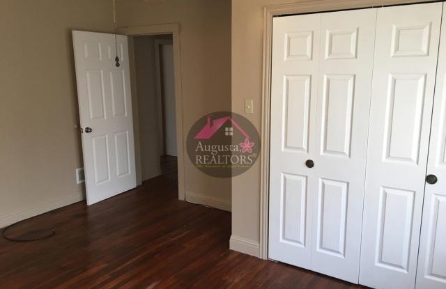 Very cute 2 Bedroom 1 Bath with Bonus Room. Gallery 4
