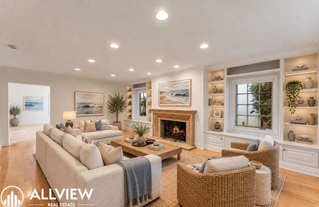 Spacious 4-Bedroom Lido Residence with Rooftop Deck | Moments from the Harbor Gallery 1