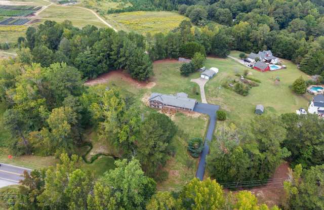 6015 Center Hill Church Road Gallery 2