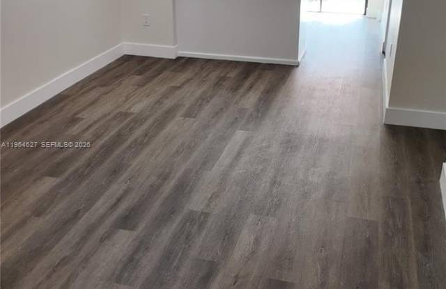 5400 W 21st Ct photos photos