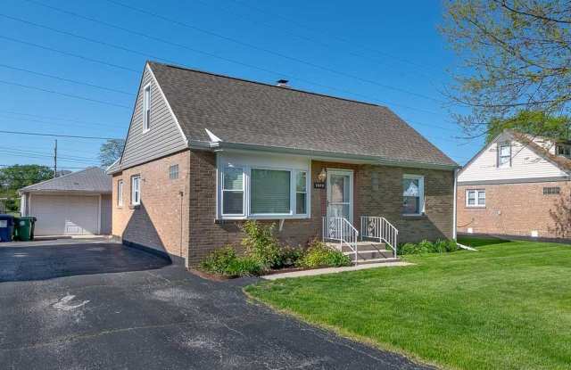 7828 Suburban Lane - 7828 Suburban Lane, Bridgeview, IL 60455