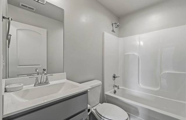 South Warren Beauty – 3 Bed, 2 Bath Home with Covered Porch & Spacious Yard! Gallery 4