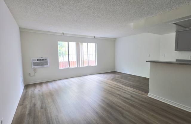 2928 W Leeward Ave Gallery 2