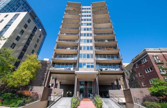 1919 N Summit Ave - 1919 North Summit Avenue, Milwaukee, WI 53202